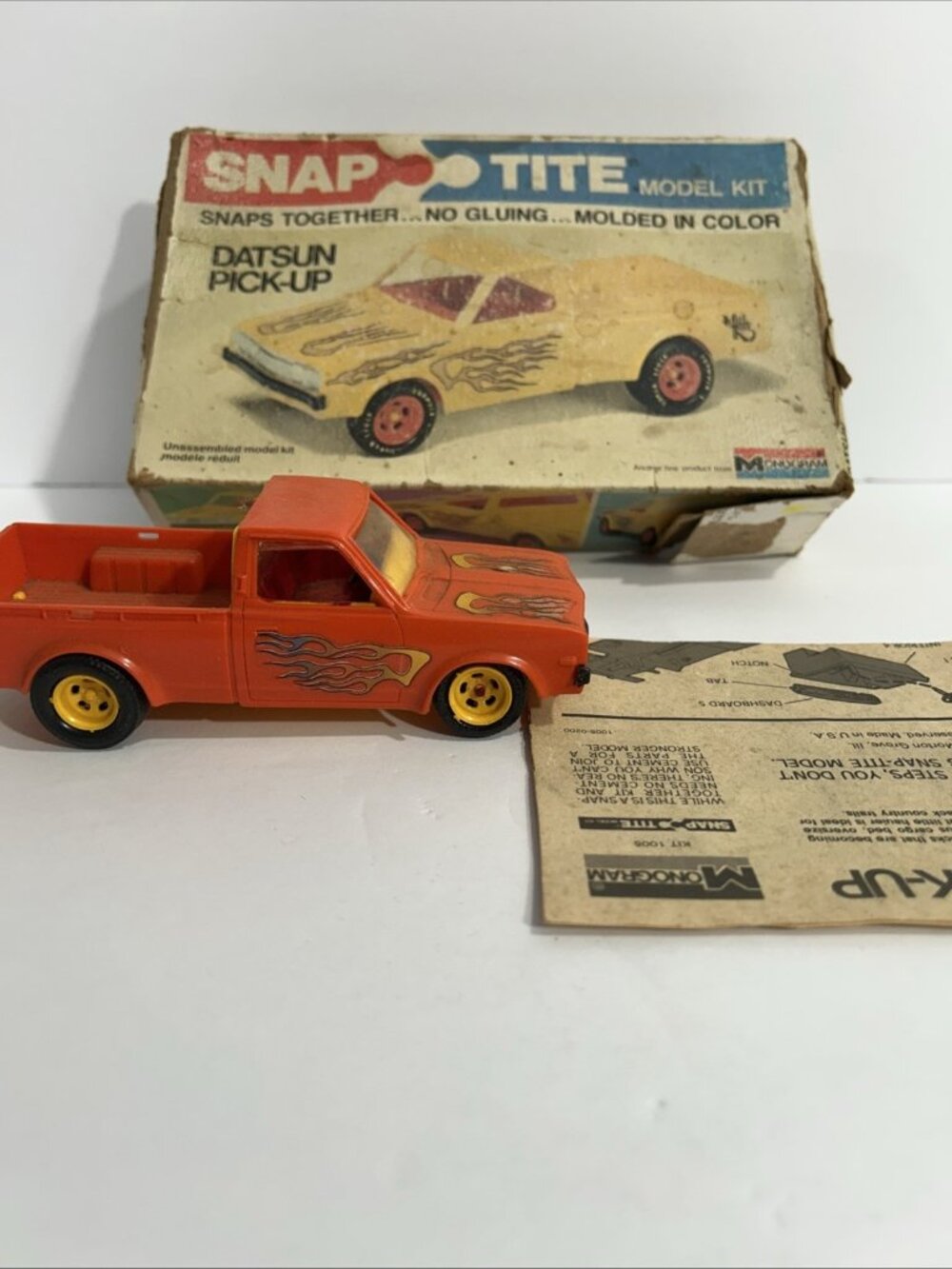 Monogram Snap-Tite No Glue Datsun Pick-Up 1:32 Molded Color Kit 1005
